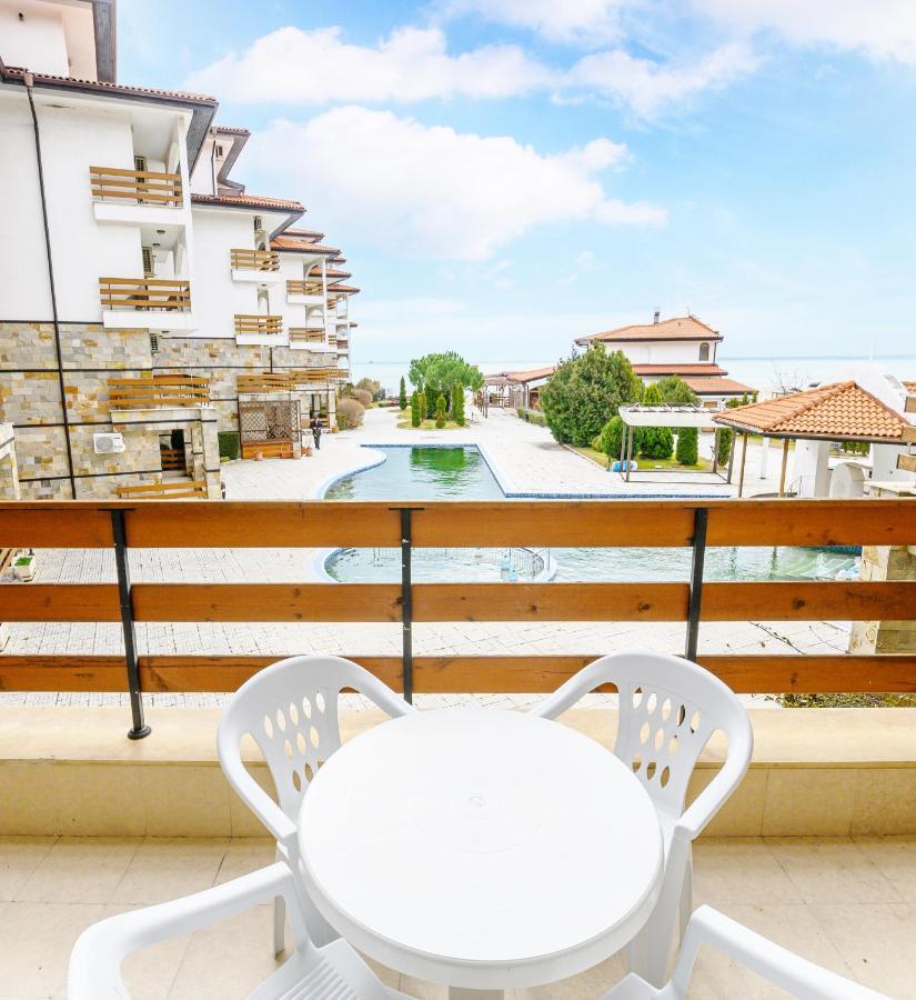 Robinson Beach Apartments 埃勒尼特 外观 照片